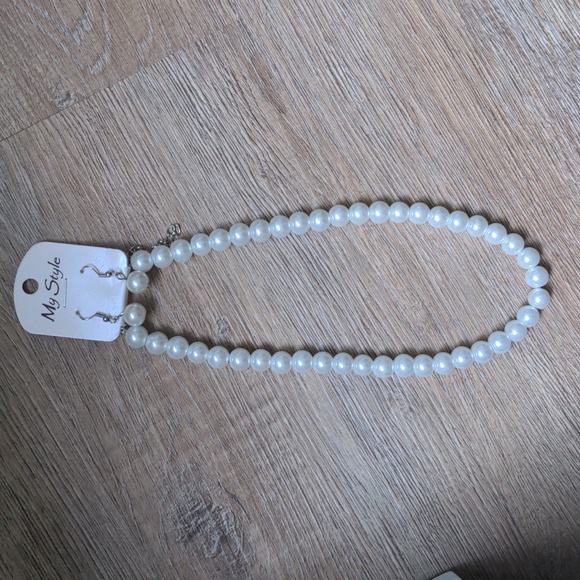 Pearl Necklace and Drop Earrings, white, 16" necklace - Picture 3 of 6